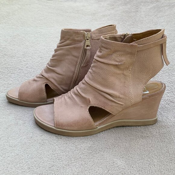 Miz Mooz Becca Soft Leather Slouch Wedge Peep Toe Booties Sz39 - Picture 6 of 16